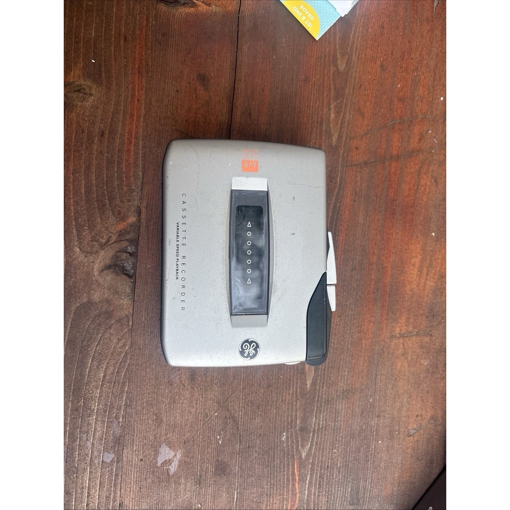 GE Cassette Recorder Walkman AVR 3-5364A Silver Vintage Portable Player Untested